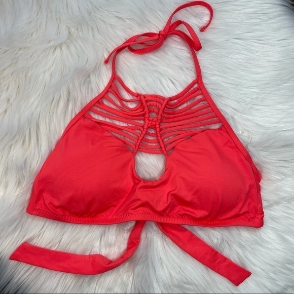 NWOT BECCA Macrame Halter Bikini Top - Picture 4 of 11